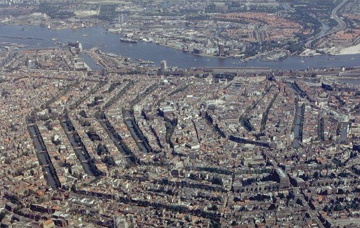 Amsterdam Licencia Wikipedia Commons bynl Afbeelding AmsterdamLuchtfotoBmz