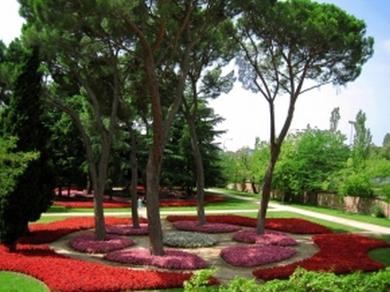 Uno de los coloridos rincones de El Capricho MADRID