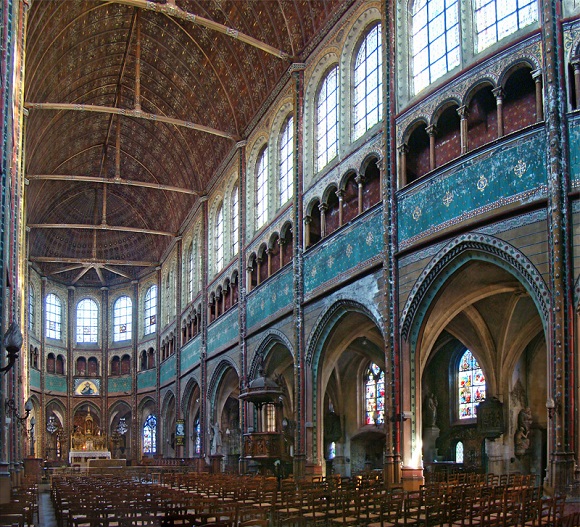 Interior de la Iglesia de Saint-Aignan de Chartres.