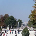 Jardín de las Tullerías, azulejos, cultura y vida natural en verde